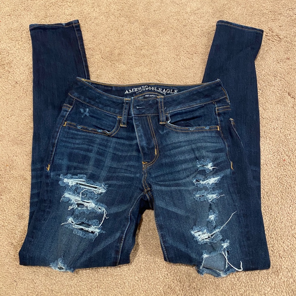 EUC American Eagle distressed skinny jeans Size 0S
